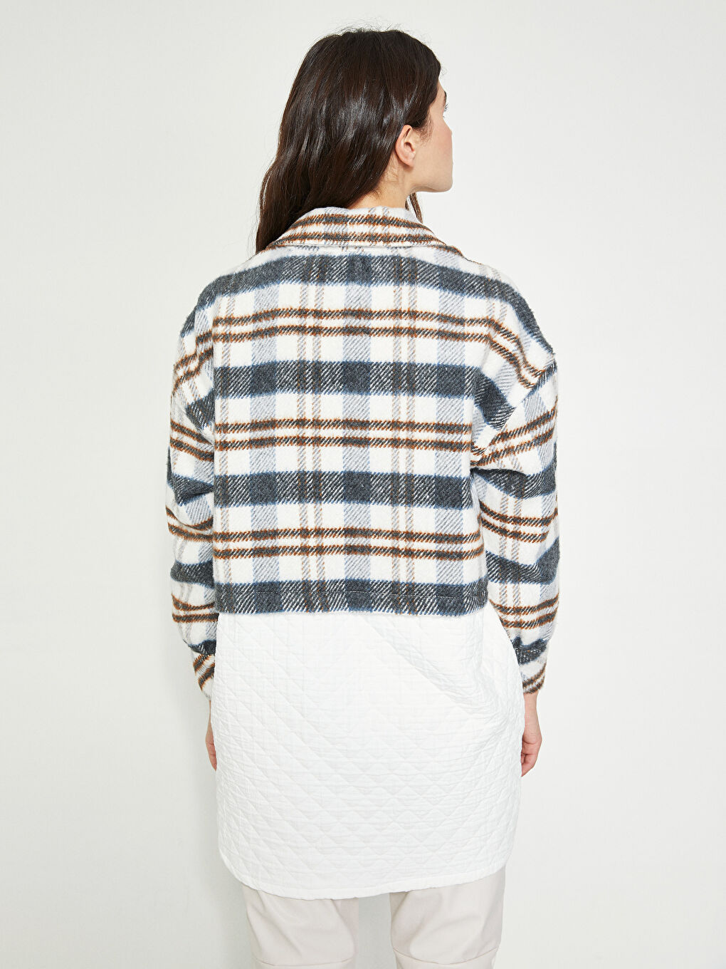 Kahverengi Önden Düğme Kapamalı Ekose Cep Detaylı Uzun Kollu Kadın Gömlek Ceket-5