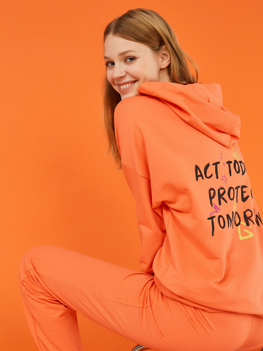 LCW Limited Bedrucktes Kapuzensweatshirt mit Langarm für Damen -W1JD82Z8-JSF