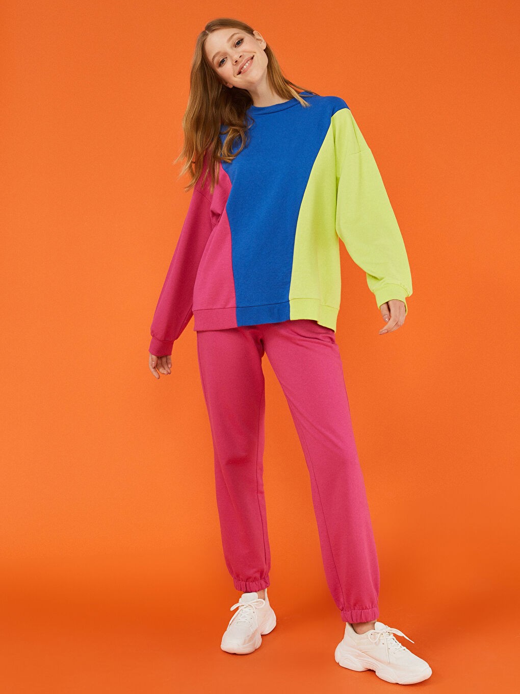 Sweat-Shirt Pour Femmes À Manches Longues Et Col Rond Avec Bloc De Couleurs
