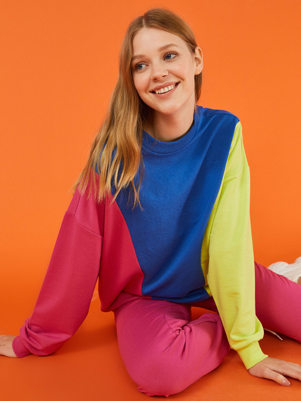 Sweat-Shirt Pour Femmes À Manches Longues Et Col Rond Avec Bloc De Couleurs-1