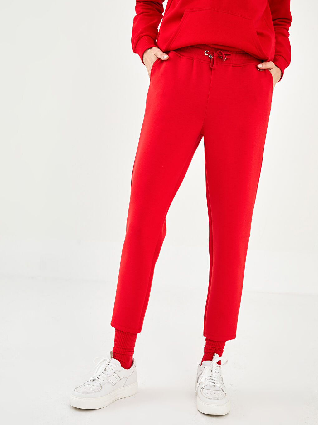 Женские спортивные штаны с эластичной резинкой на талии и карманами-3