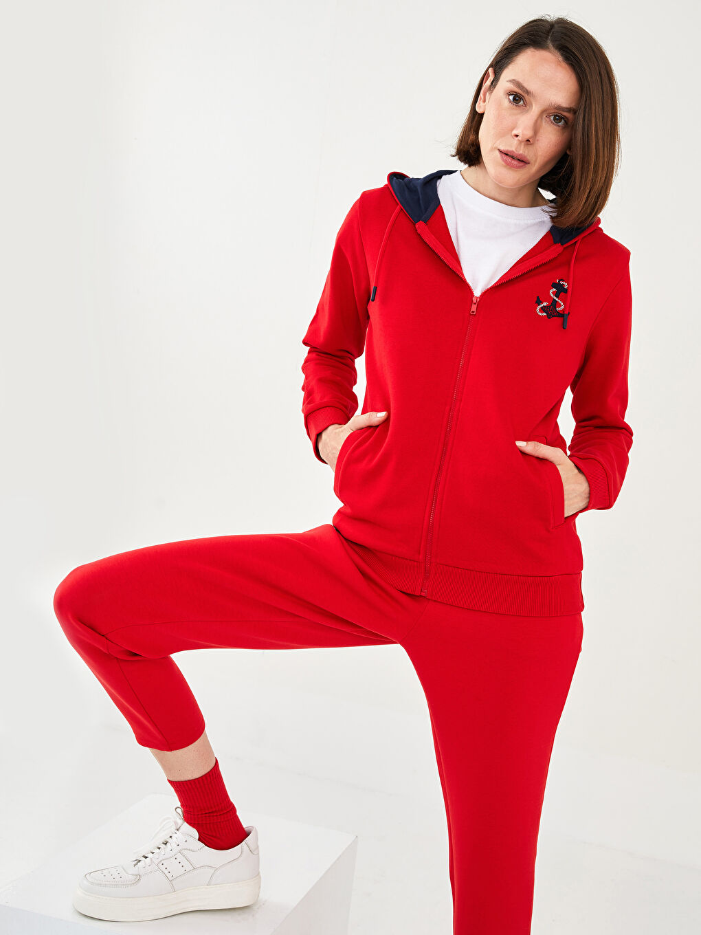 Kırmızı Kapüşonlu Baskılı Uzun Kollu Pamuklu Kadın Spor Hırka-1