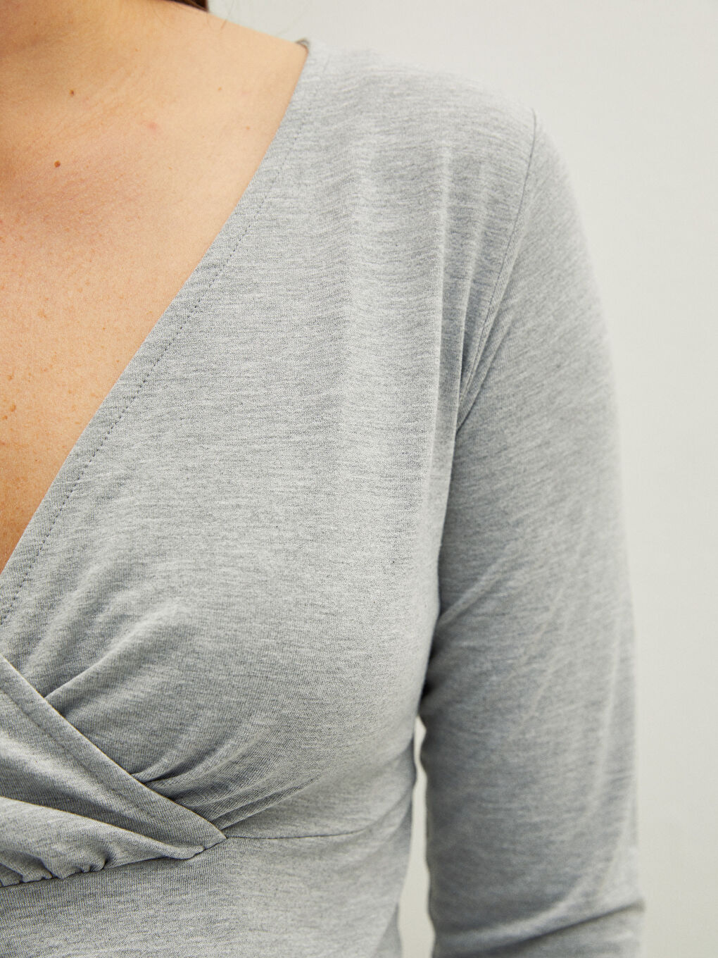 Blouse de maternité à col double boutonnage droit à manches longues-3