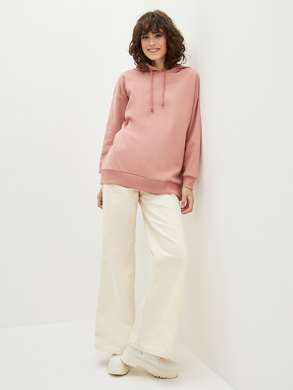 Pembe Kapüşonlu Baskılı Uzun Kollu Kadın Sweatshirt-3