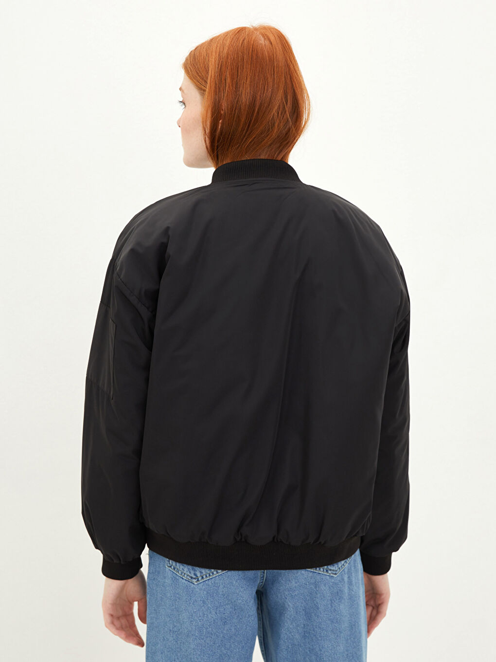 Siyah Kolej Yaka Slogan Baskılı Uzun Kollu Kadın Şişme Mont-5