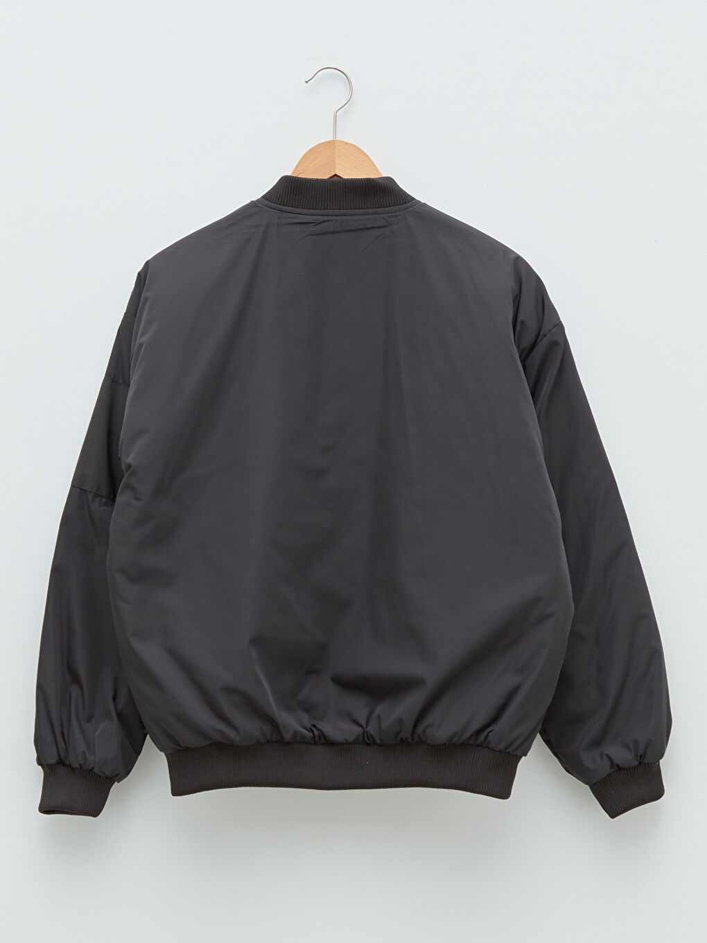 Siyah Kolej Yaka Slogan Baskılı Uzun Kollu Kadın Şişme Mont-7