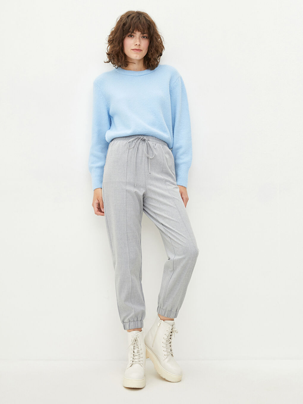 Elastic Waist Straight Comfortable Fit Pocket Detailed Women Jogger Pants