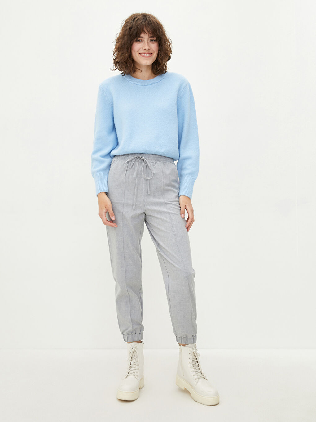 Elastic Waist Straight Comfortable Fit Pocket Detailed Women Jogger Pants-1