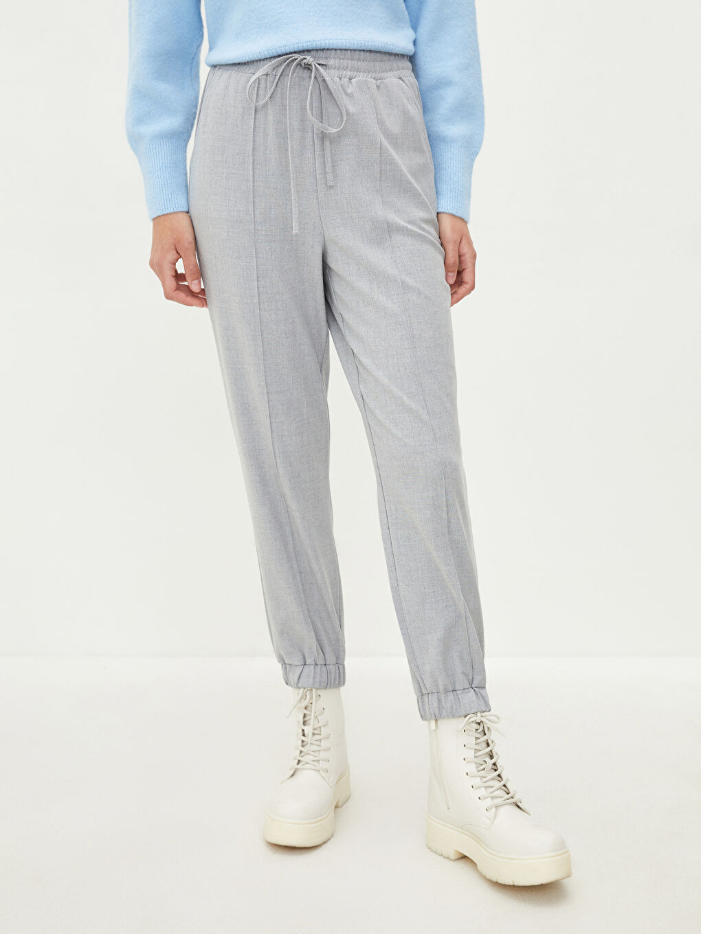 Elastic Waist Straight Comfortable Fit Pocket Detailed Women Jogger Pants-3