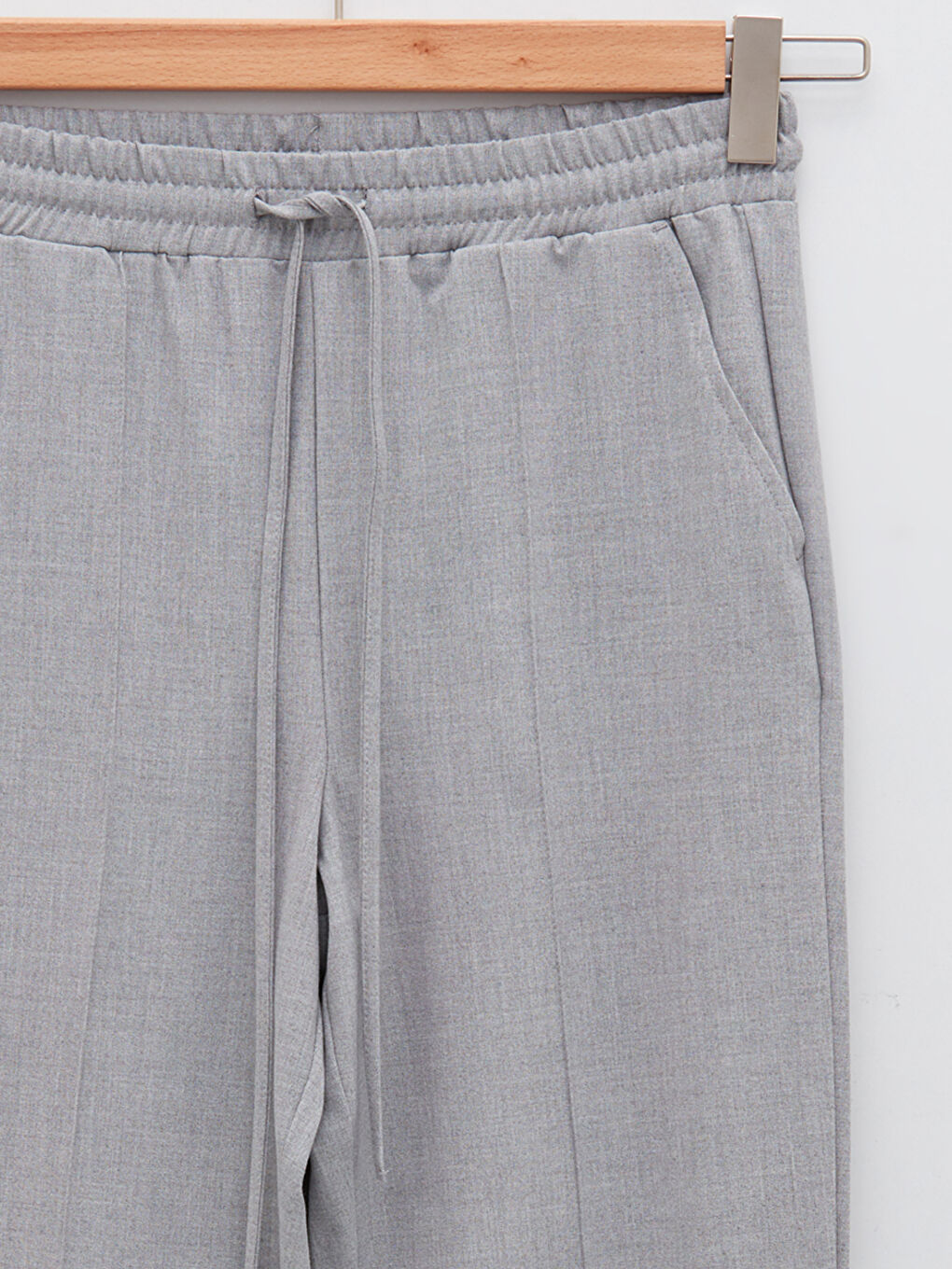 Elastic Waist Straight Comfortable Fit Pocket Detailed Women Jogger Pants-7