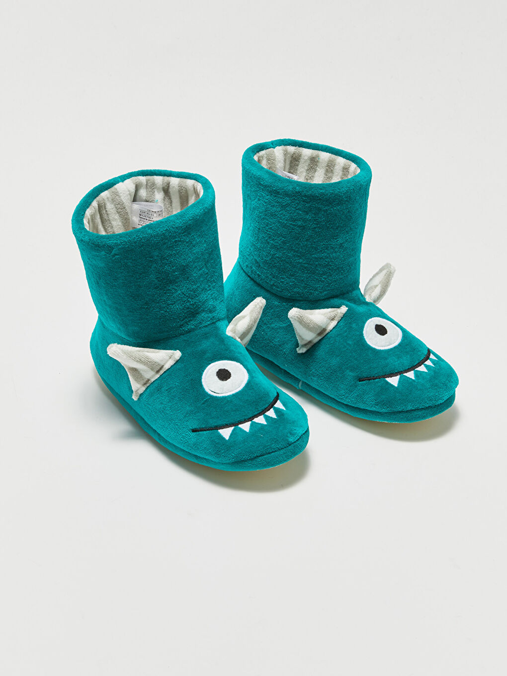 Yeşil Nakış Detaylı Pelüş Erkek Çocuk Ev Botu
