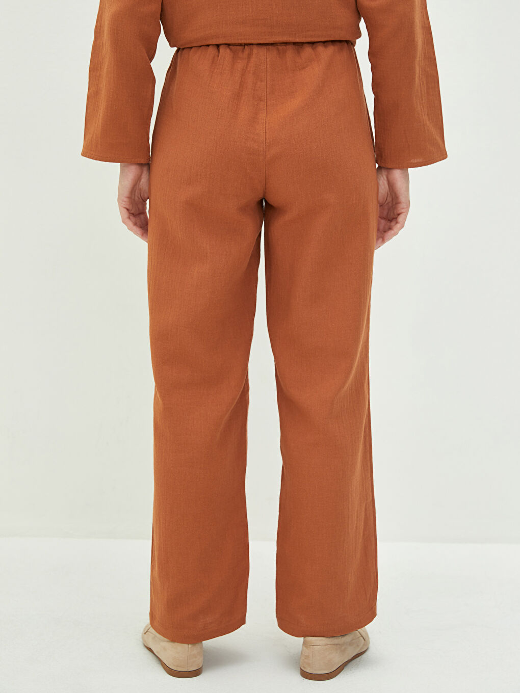 Kahverengi Beli Lastikli Rahat Kalıp Müslin Kadın Pantolon-4