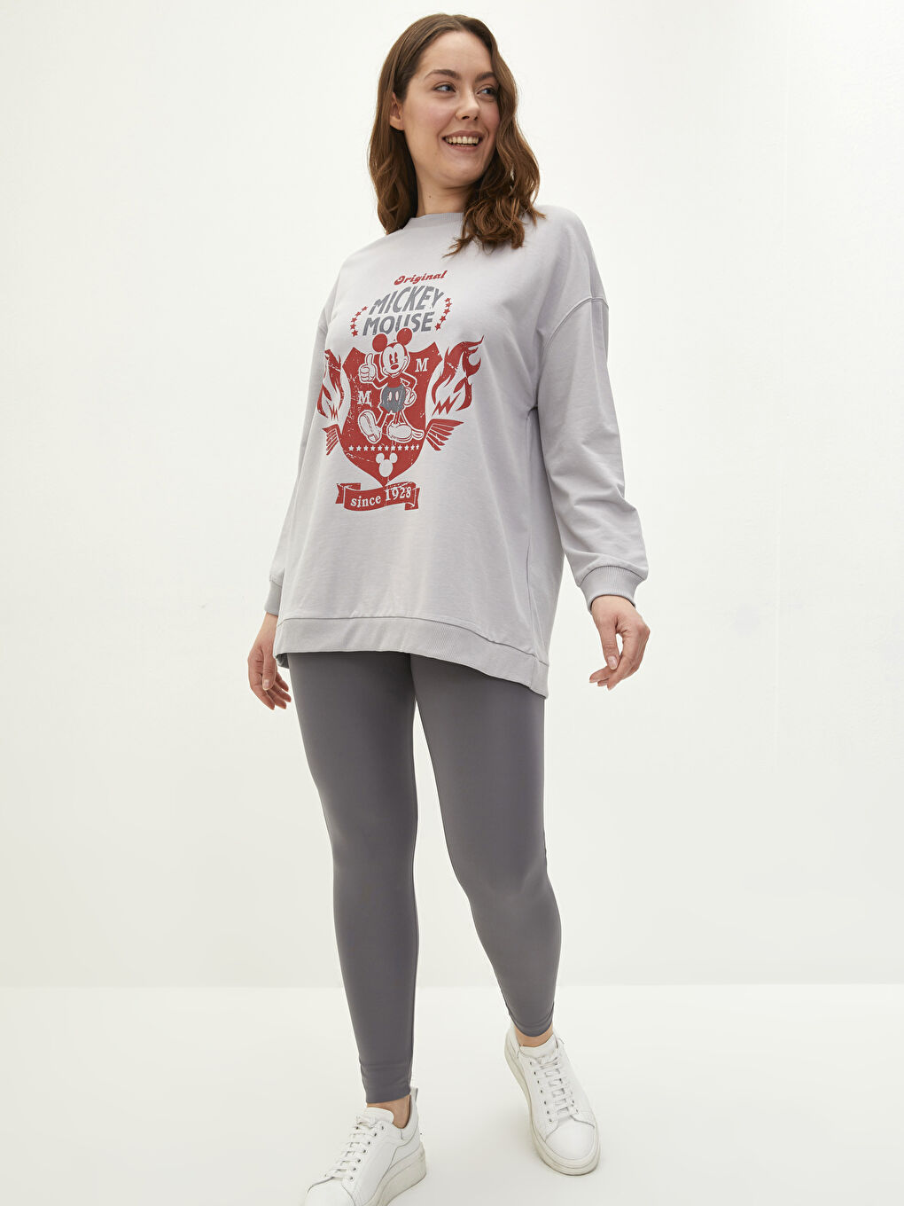 Plus Size Crew Neck Mickey Mouse Printed Long Sleeve Women's Sweatshirt-2