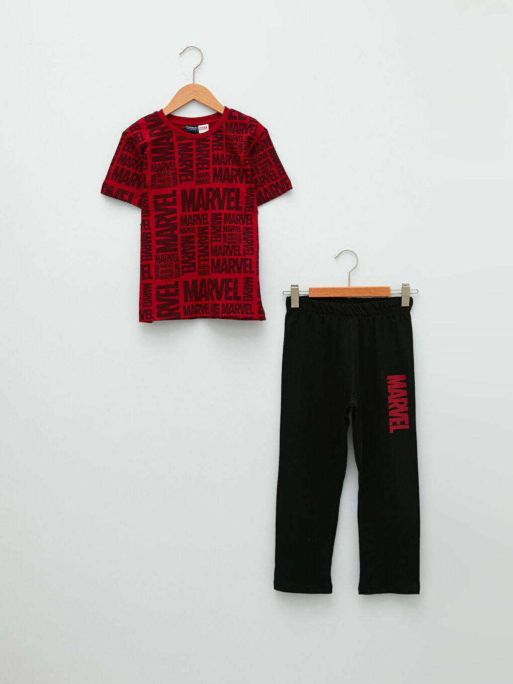 Kırmızı Bisiklet Yaka Marvel Baskılı Kısa Kollu Erkek Çocuk Pijama Takımı