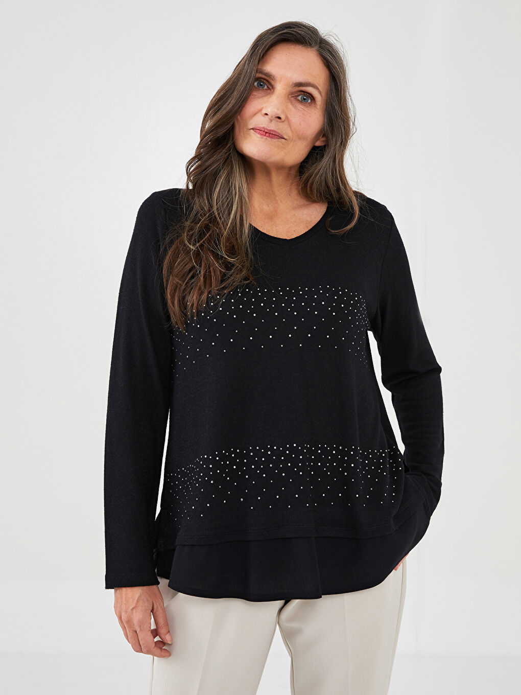 Siyah V Yaka Taşlı Uzun Kollu Kadın Bluz-1