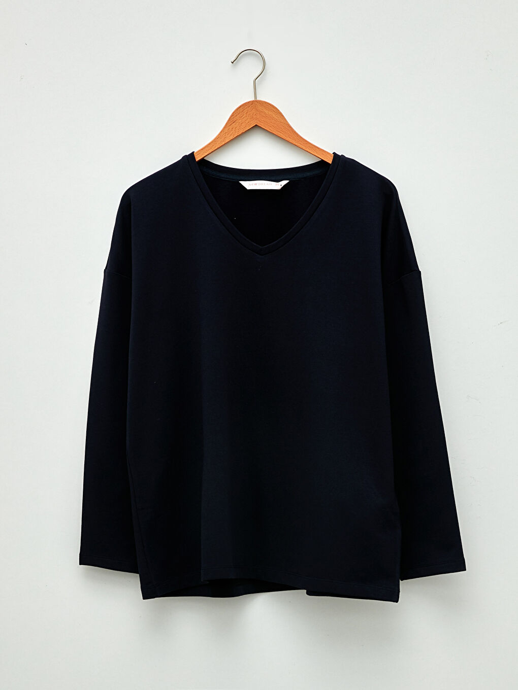 قميص بيجاما للسيدات بأكمام طويلة سادة وفتحة رقبة على شكل حرف V-5