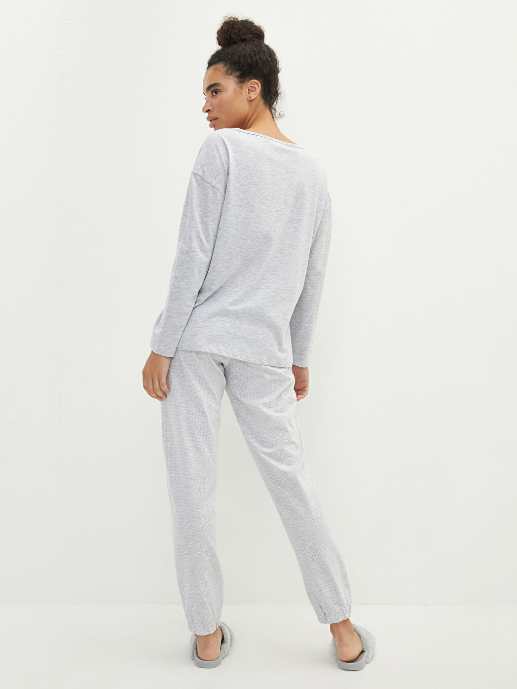 Gri Bisiklet Yaka Baskılı Uzun Kollu Kadın Pijama Takımı-4