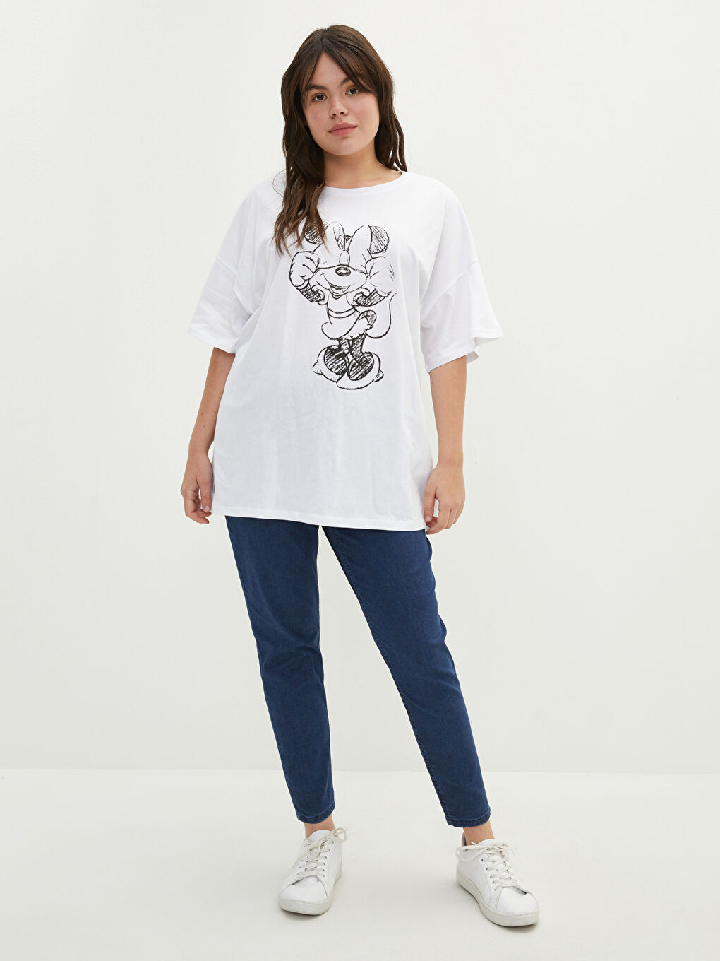 LC WAIKIKI Plus Size Crew Neck Minnie Mouse Printed Short Sleeve Cotton Women's T-Shirt -W1JF46Z8-FFB