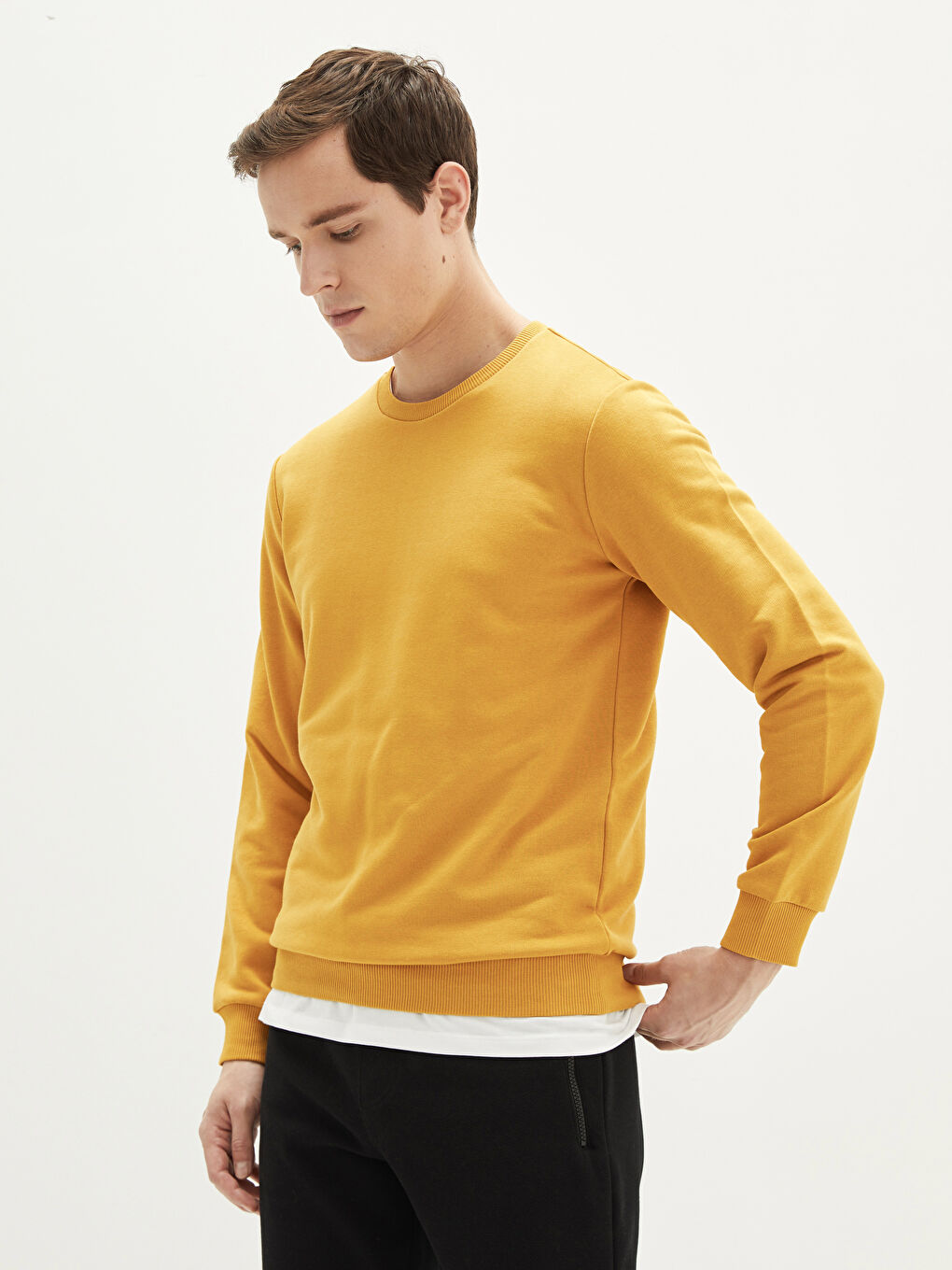 سويت شيرت كم طويل بياقة دائرية للرجال