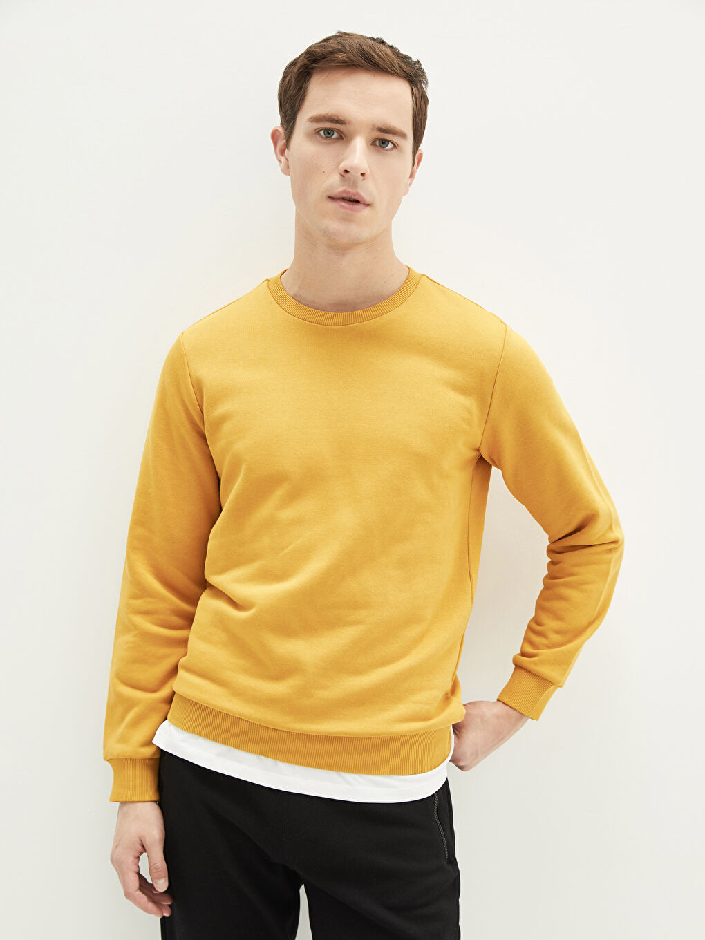 سويت شيرت كم طويل بياقة دائرية للرجال-1