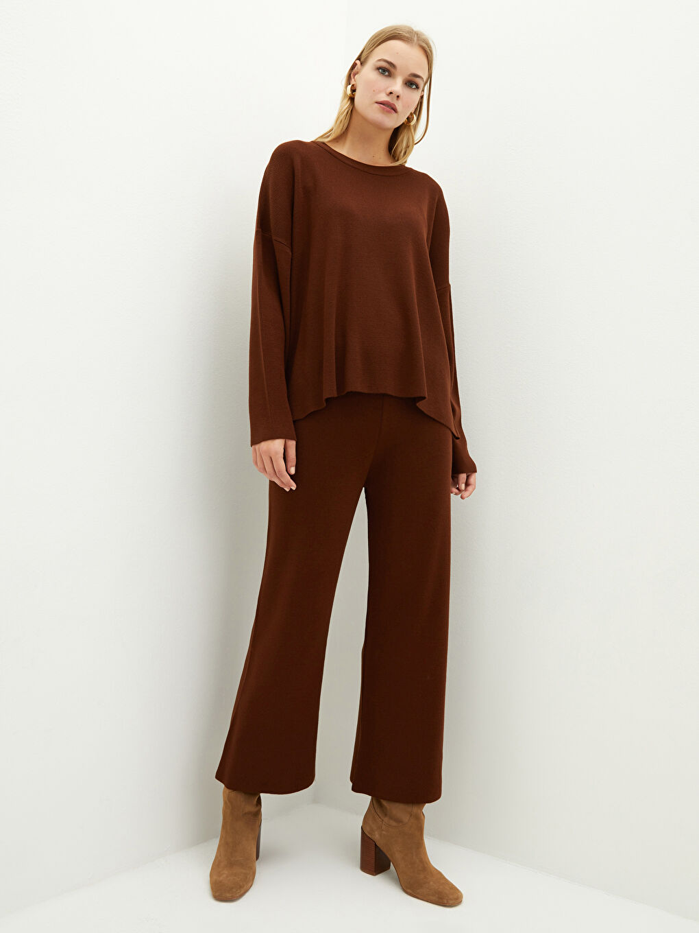 Women's Elastic Waist Narrow Fit Straight Knitwear Trousers