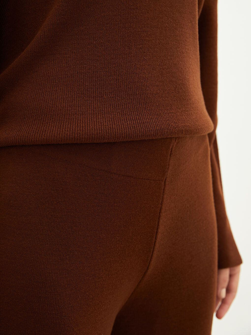 Women's Elastic Waist Narrow Fit Straight Knitwear Trousers-2