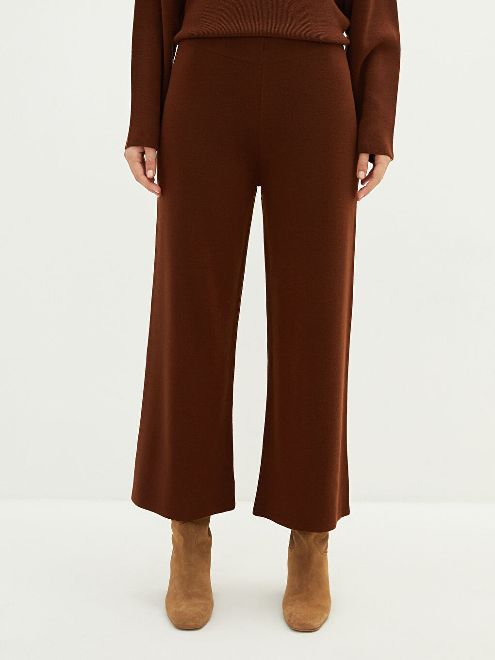 Women's Elastic Waist Narrow Fit Straight Knitwear Trousers-3