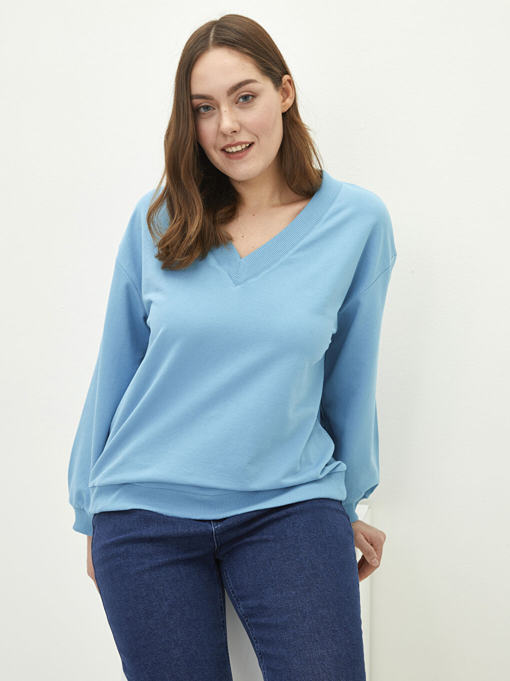 Plus Size V-Neck Straight Long Sleeve Women's Sweatshirt-2
