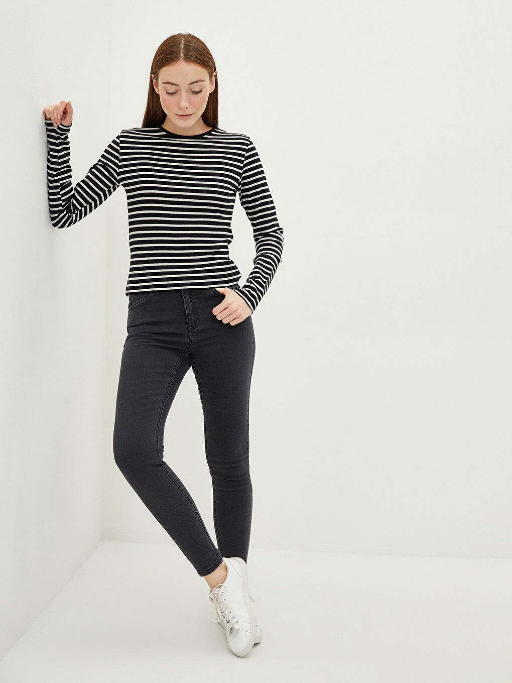 Siyah Bisiklet Yaka Çizgili Uzun Kollu Kadın Tişört-1
