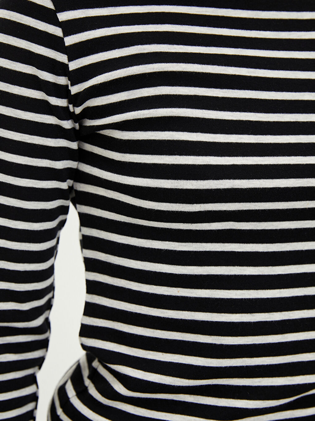 Siyah Bisiklet Yaka Çizgili Uzun Kollu Kadın Tişört-2