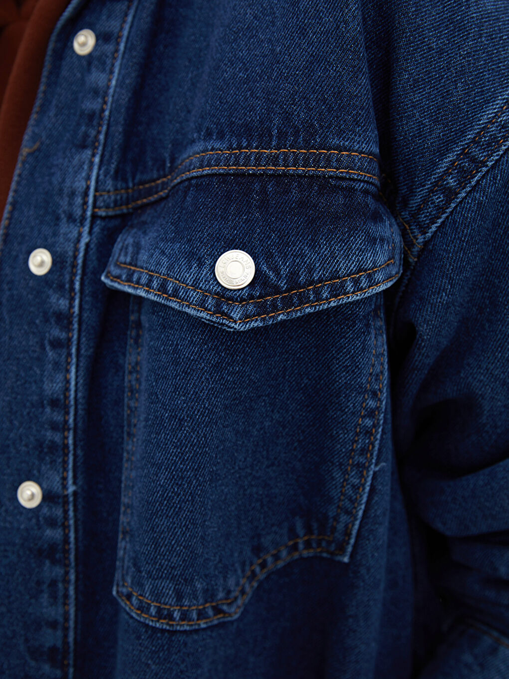 әйелдерге арналған алдыңғы түймелі түзу ұзын жеңді родео джинсы жейде-күртеше-4