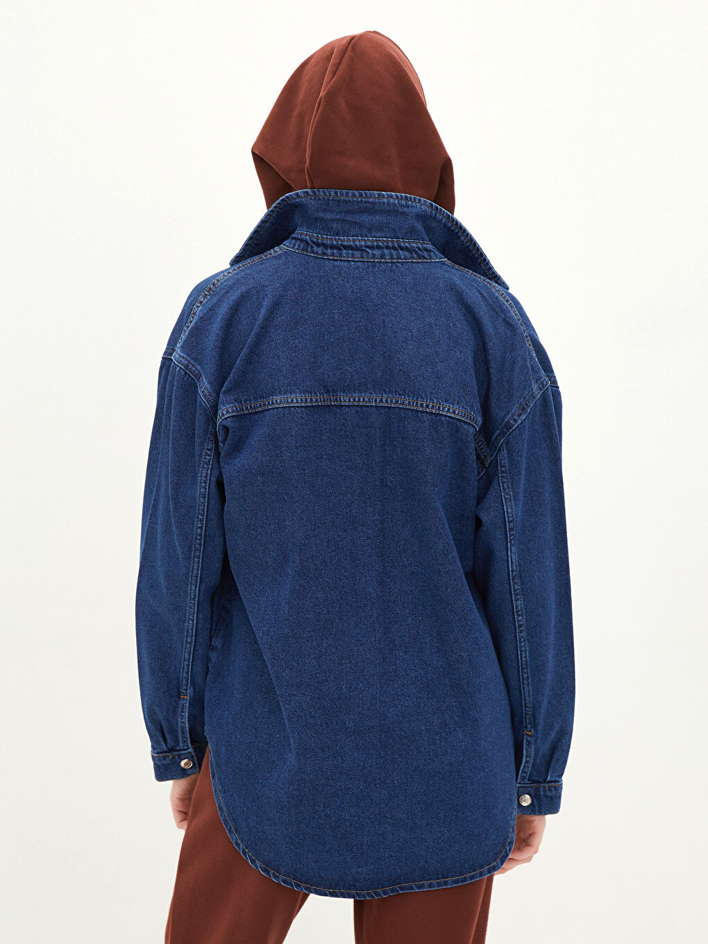 әйелдерге арналған алдыңғы түймелі түзу ұзын жеңді родео джинсы жейде-күртеше-5