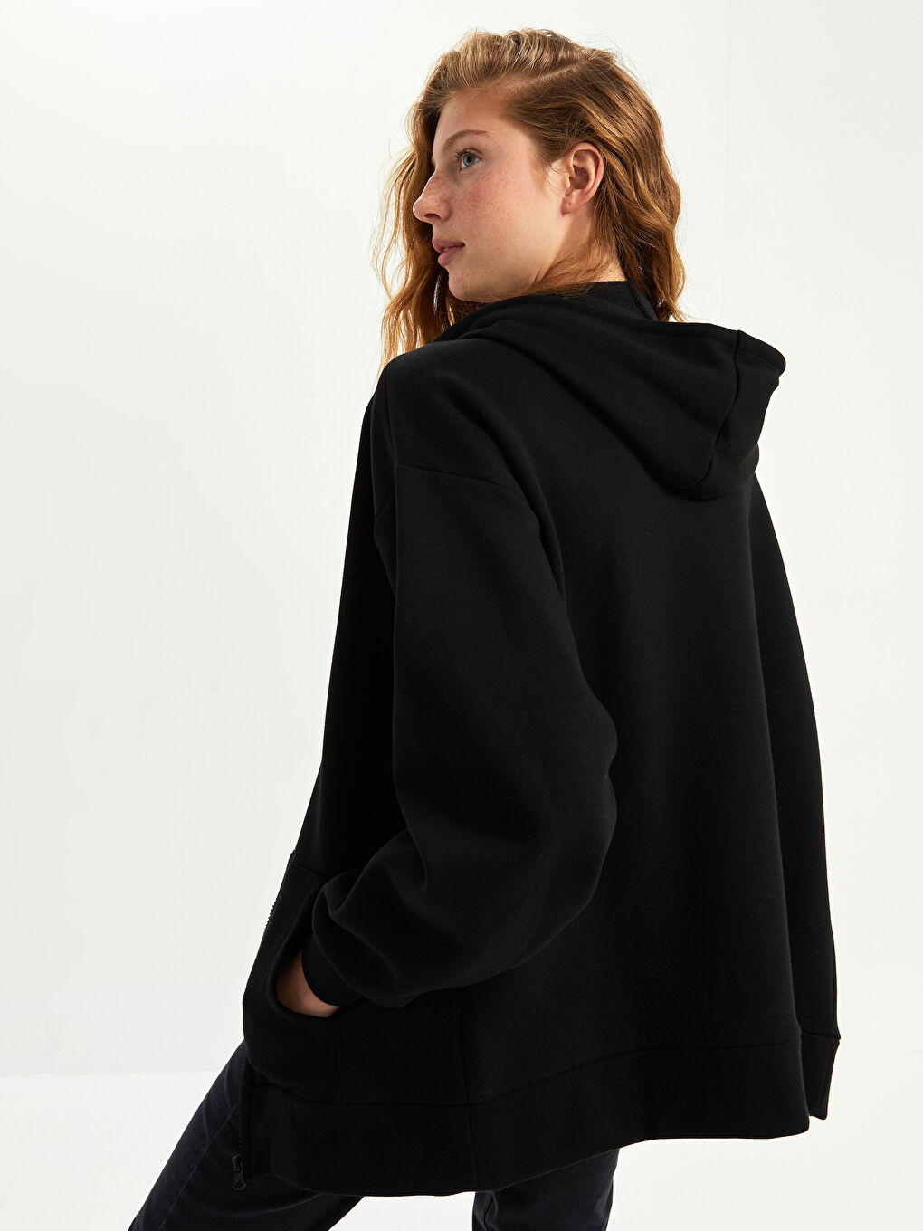 Siyah Kapüşonlu Yazı Baskılı Kadın Kalın Fermuarlı Sweatshirt-4