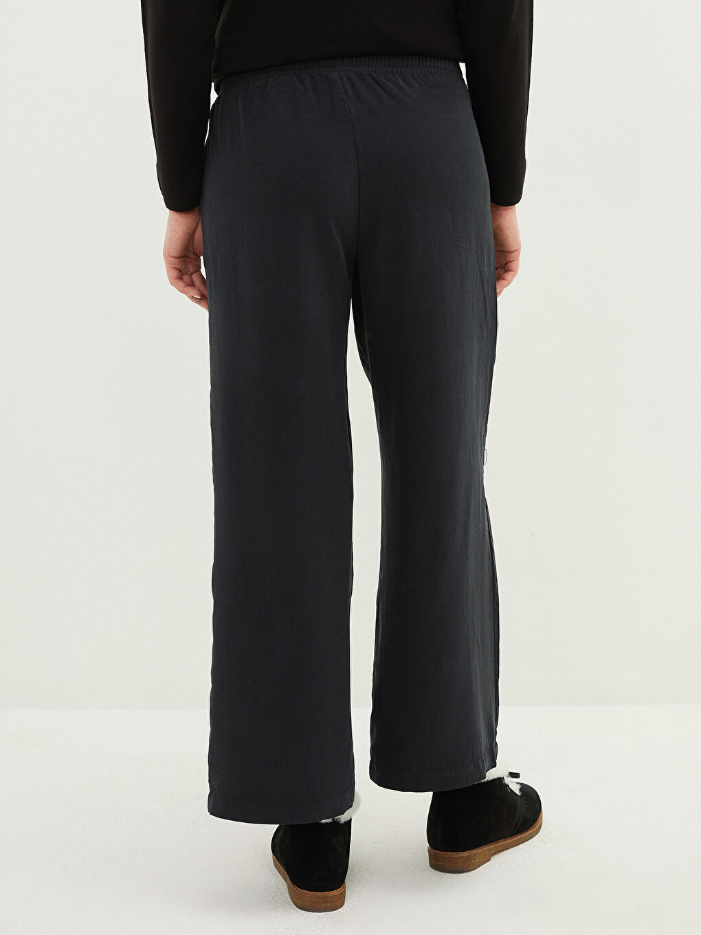 Hose mit elastischem Bund, geradem Bein und Taschen für die Schwangerschaft-4