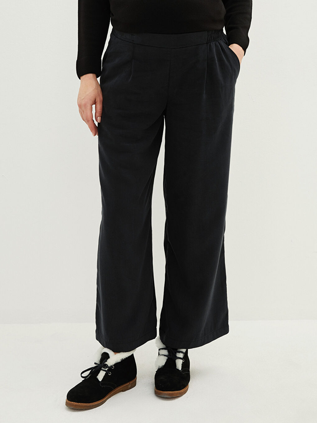 Hose mit elastischem Bund, geradem Bein und Taschen für die Schwangerschaft-3