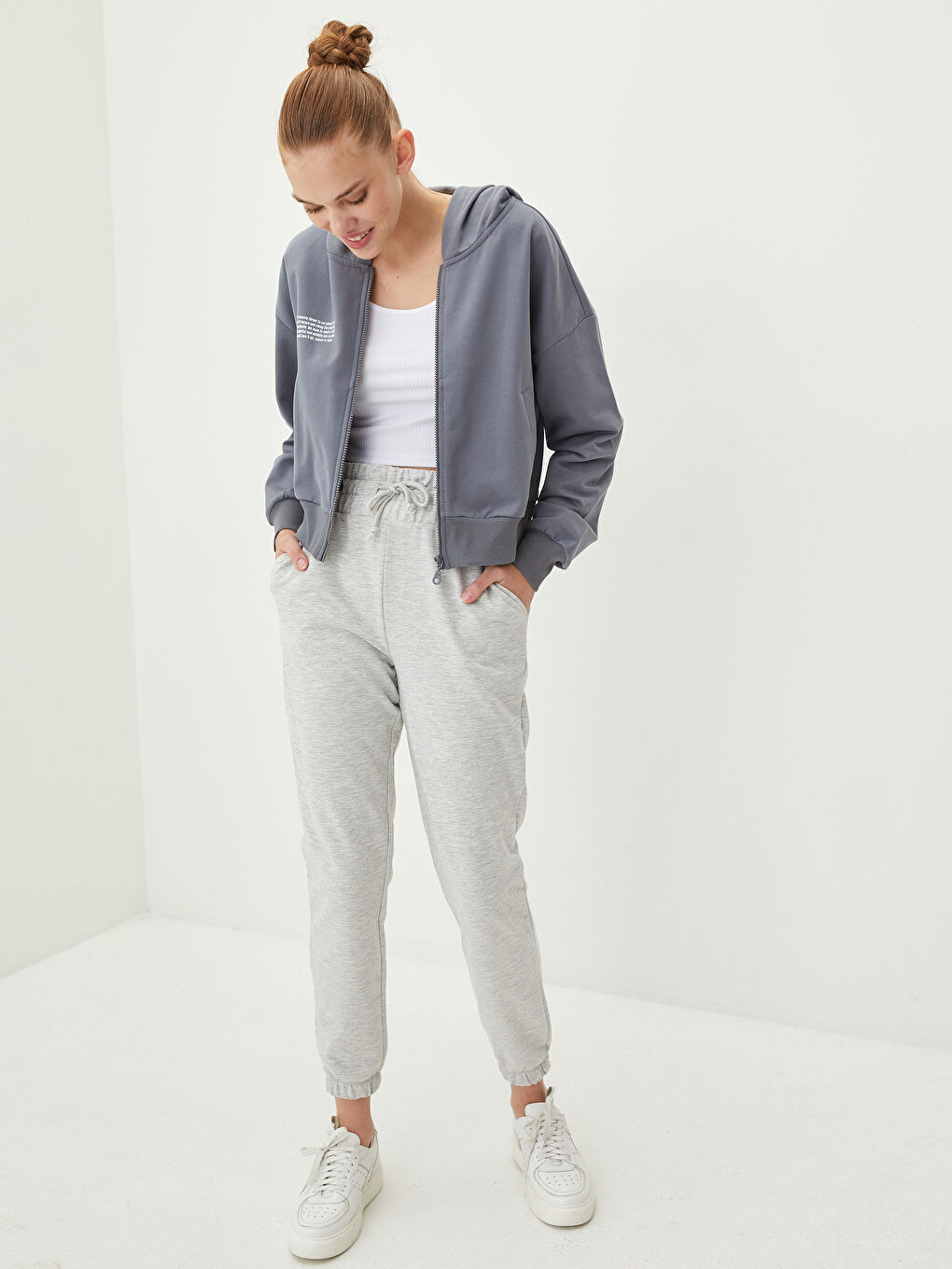 Gri Kapüşonlu Yazı Baskılı Uzun Kollu Kadın Spor Hırka-2