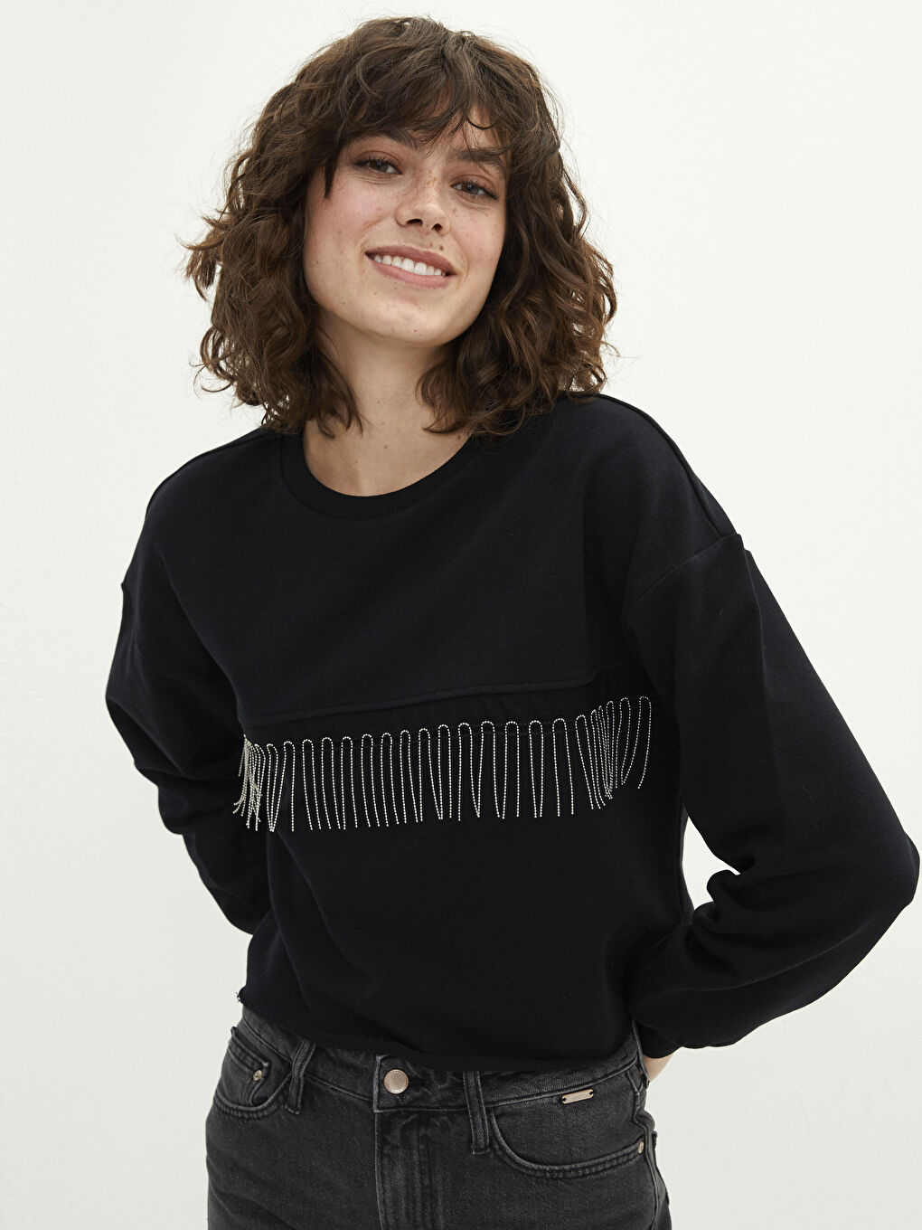 Crew Neck Chain Detailed Long Sleeve Women's Sweatshirt-1