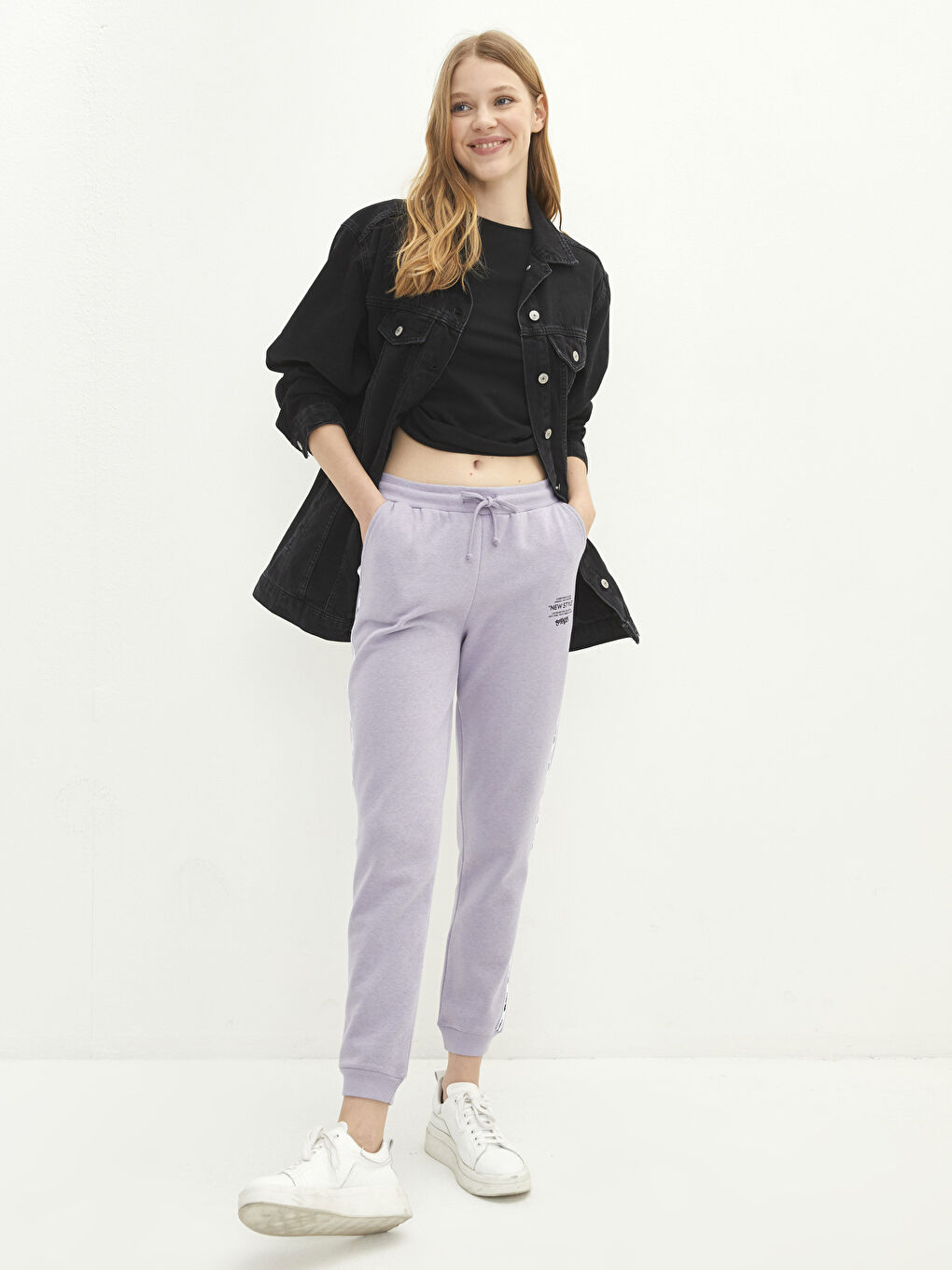 Lila Beli Lastikli Yazı Baskılı Kadın Jogger Eşofman Altı-2