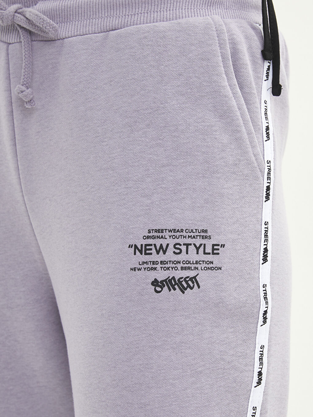 Lila Beli Lastikli Yazı Baskılı Kadın Jogger Eşofman Altı-4