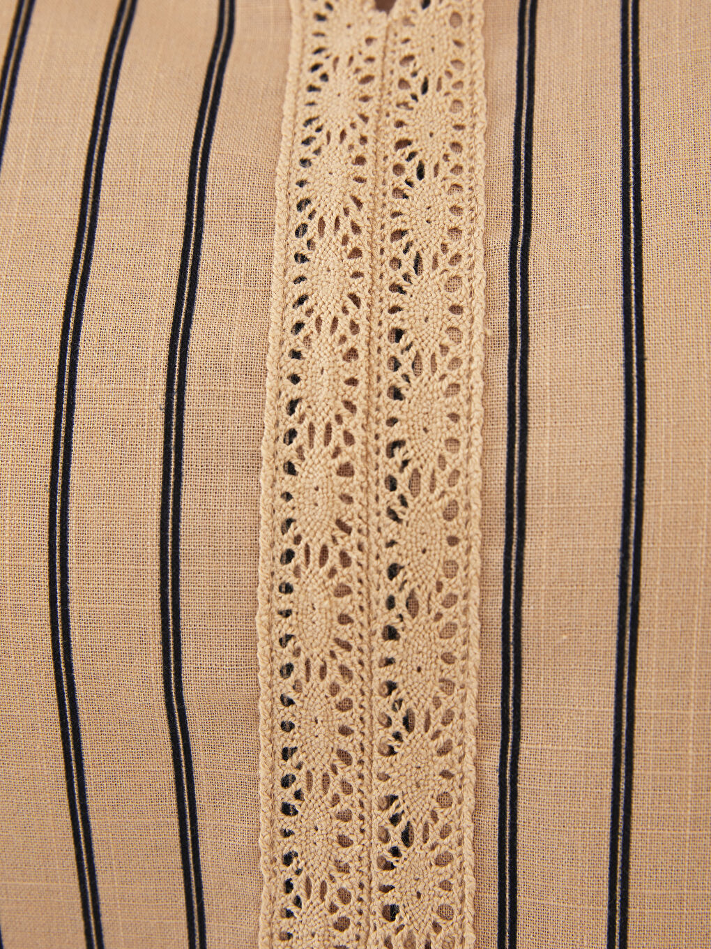 Siyah Kaçık Yaka Çizgili Pamuklu Kadın Bluz-3