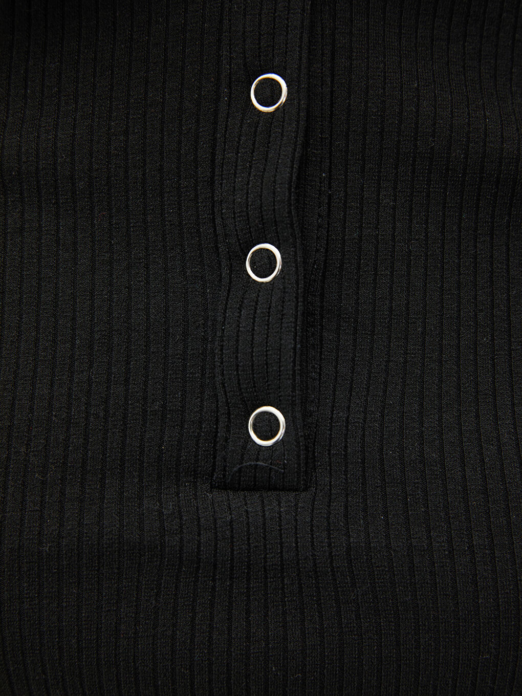 Siyah Dik Yaka Düz Uzun Kollu Kadın Crop-3