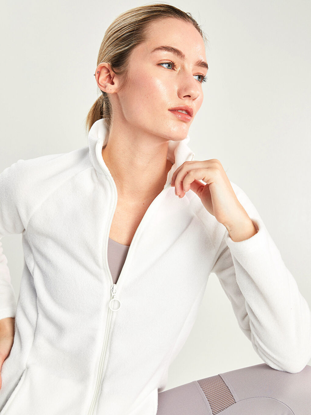 Dik Yaka Düz Uzun Kollu Cep Detaylı Kadın Spor Hırka-2