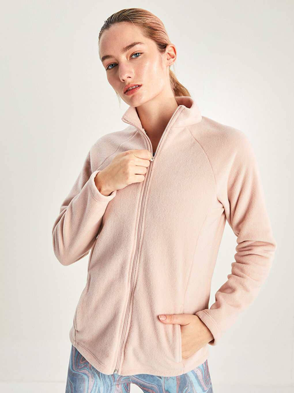 Pembe Dik Yaka Düz Uzun Kollu Cep Detaylı Kadın Spor Hırka