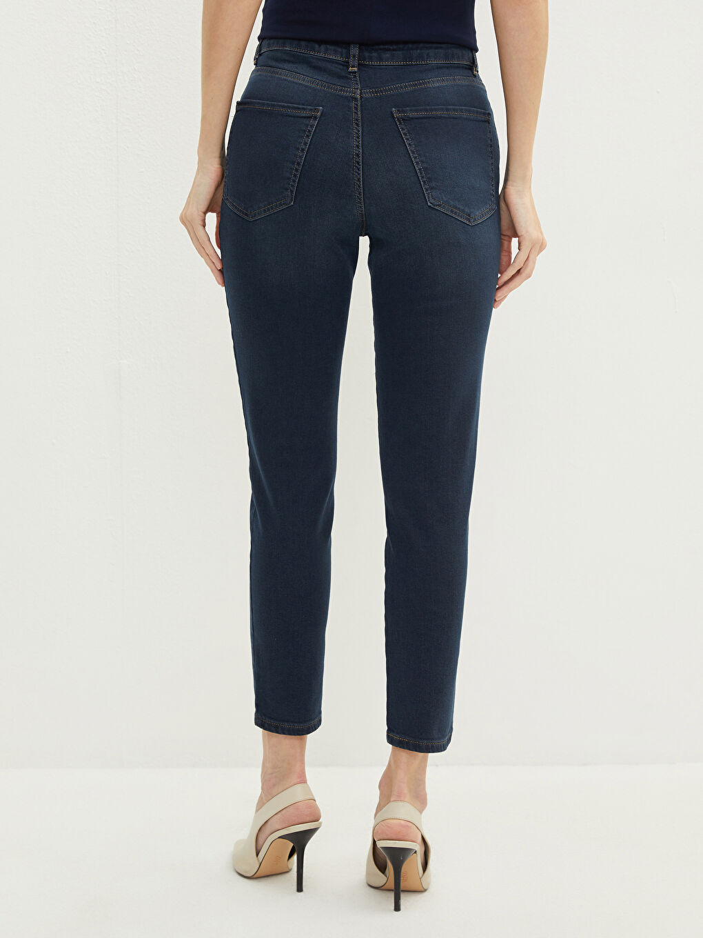 LCWAIKIKI Basic Orta İndigo Rodeo Mercury Skinny Fit Cep Detaylı Kadın Rodeo Jean Pantolon - 3