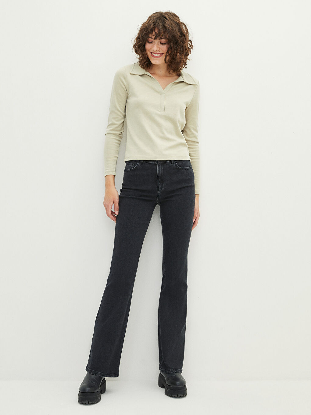 LCWAIKIKI Basic Hohe Taille Mars Ausgestellte Jeans für Damen -W1JK27Z8-KSK