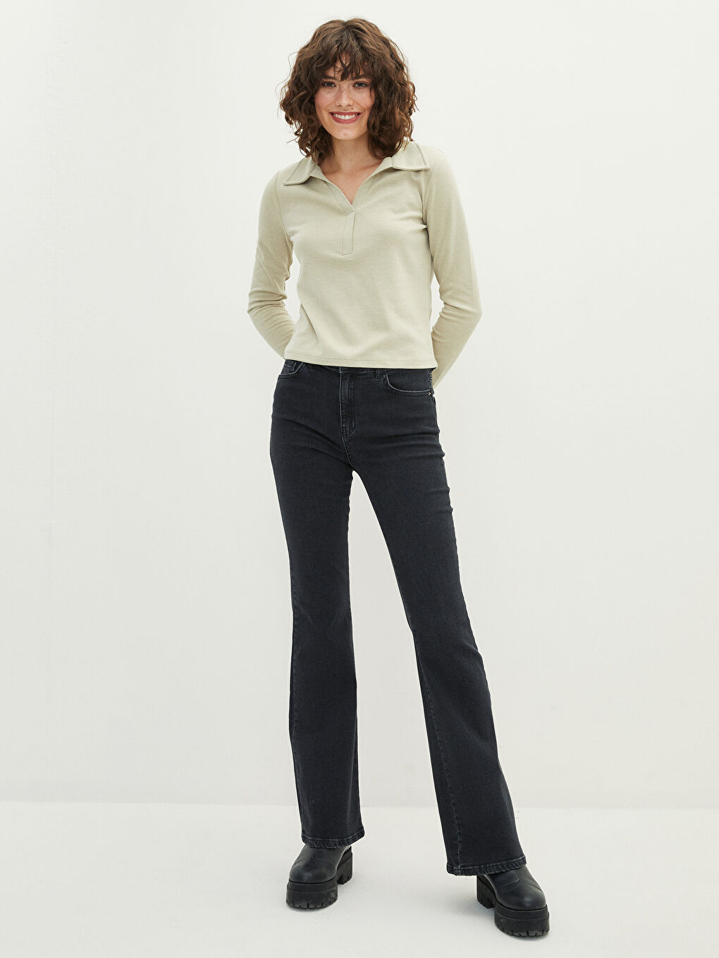 LCWAIKIKI Basic Hohe Taille Mars Ausgestellte Jeans für Damen -W1JK27Z8-KSK