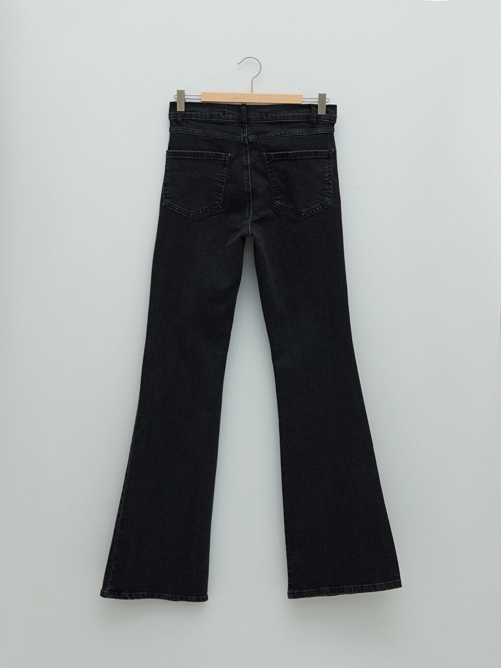 LCWAIKIKI Basic Hohe Taille Mars Ausgestellte Jeans für Damen -W1JK27Z8-KSK