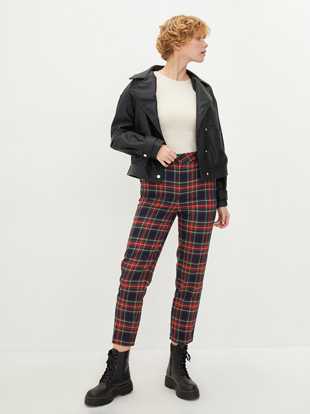 Брюки Женские с Нормальной Талией Стандартного Кроя в Клетку-1