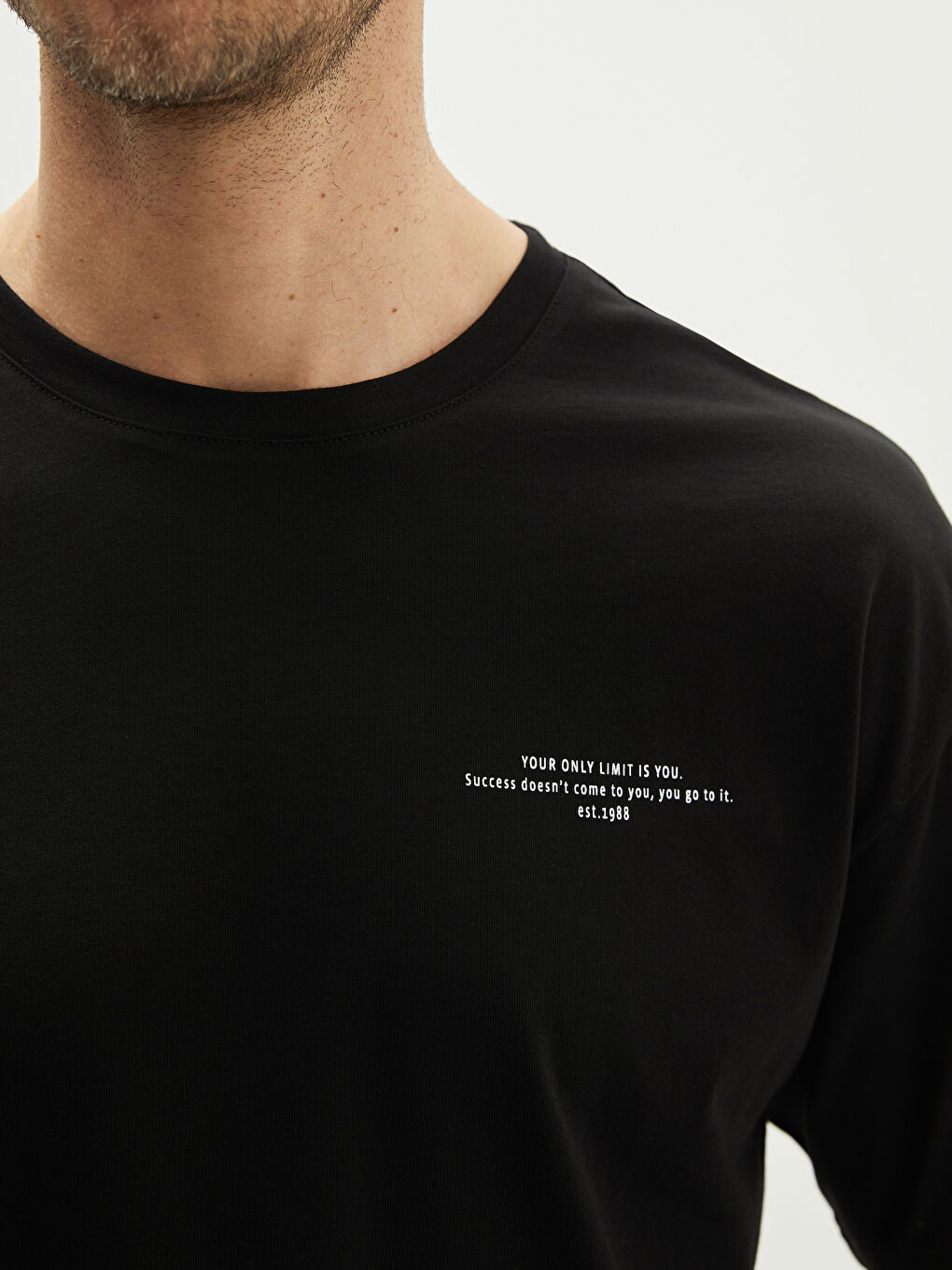 Siyah Oversize Bisiklet Yaka Kısa Kollu Baskılı Penye Erkek Tişört-3