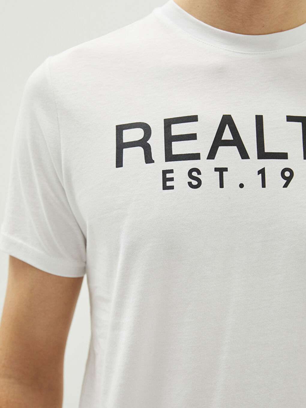 Beyaz Bisiklet Yaka Kısa Kollu Baskılı Penye Erkek Tişört-3